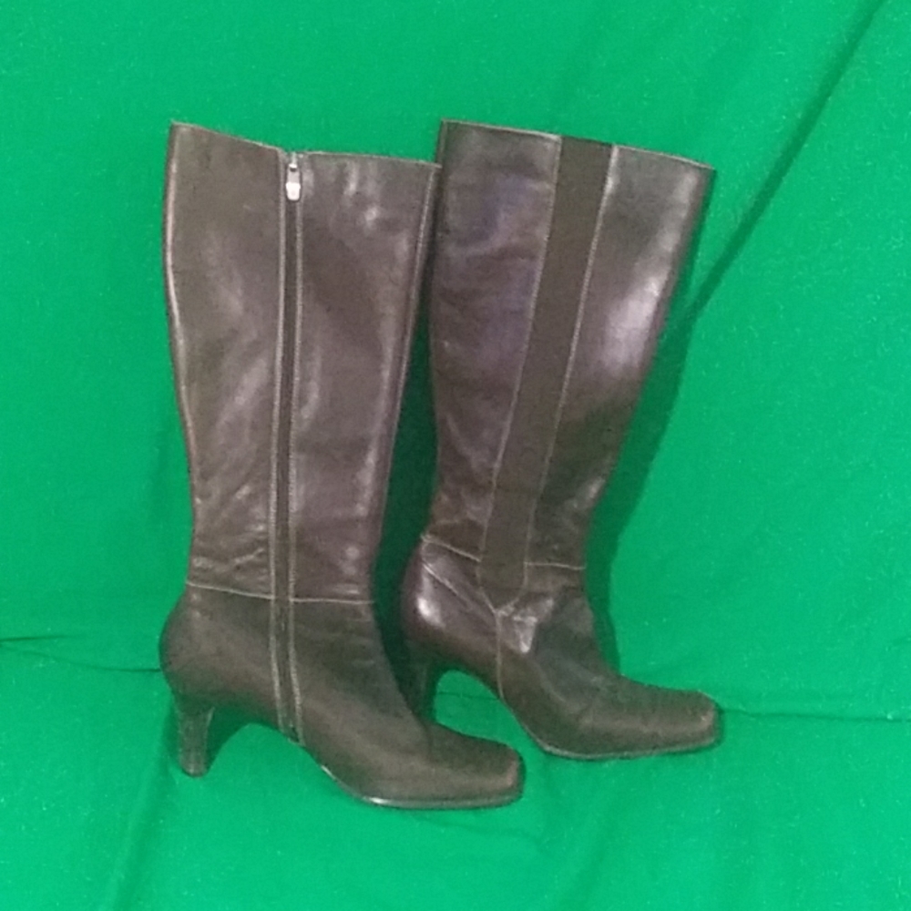 Anne Klein 7.5M brown leather tall boots